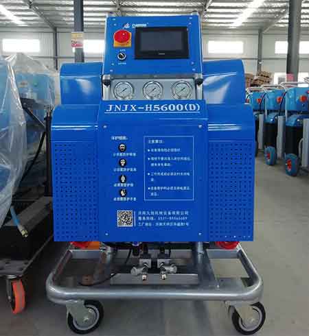 太陽能水箱發(fā)泡(圖1) JNJX-H5600D聚氨酯填充設(shè)備